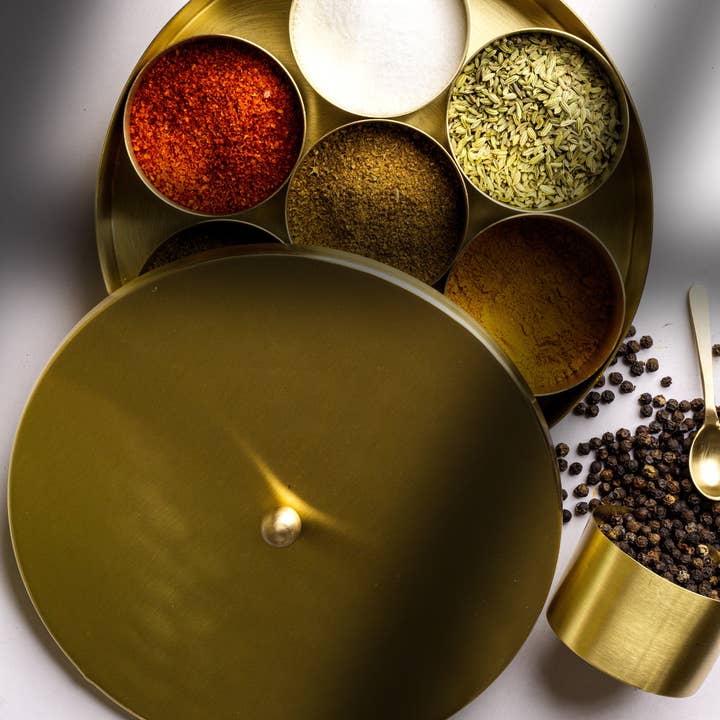 Roots Spice - Wholesale Spice Rack - Luxury 7-Spice Rack - Brass