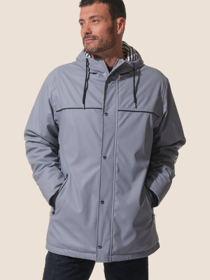 G42AUDRIC, Herre regnjakke med lynlås og hætte med syninger for engroshandel hos Hublot Mode Marine