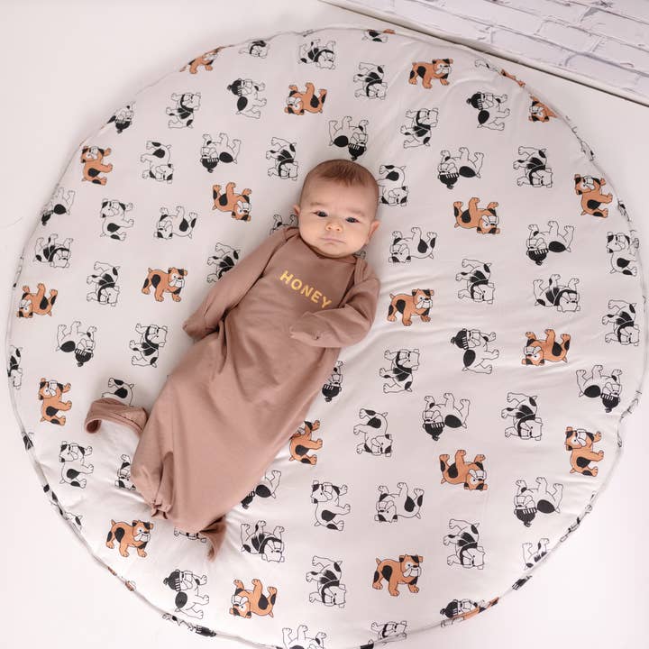 Dormeuse nouée en coton bio pour la vente par Silkberry Baby