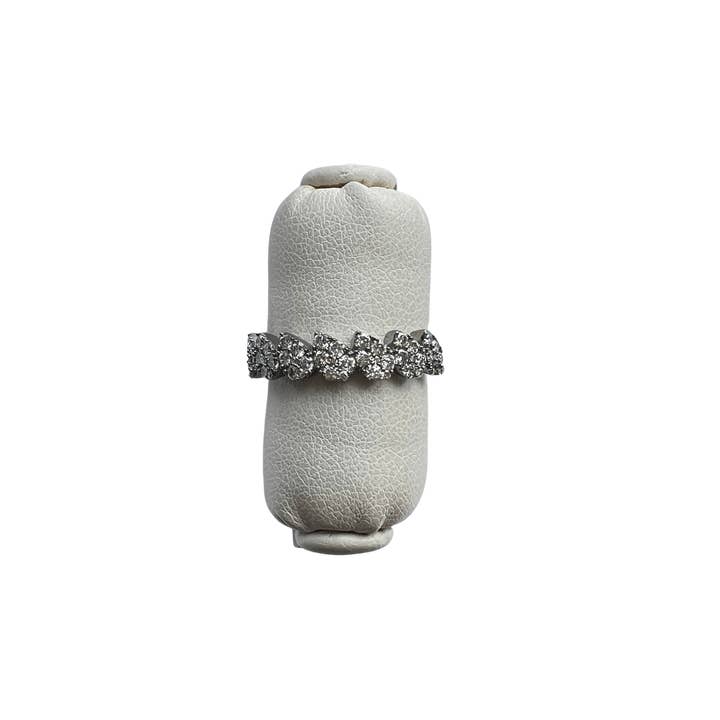 bague poire pavée de diamants pour la vente par Ela Rae Jewelry Llc.