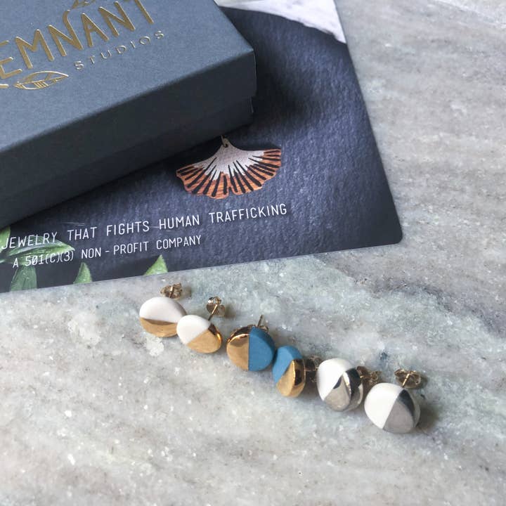 Remnant Studios - Wholesale Stud/Post Earrings - grey or teal round metallic studs4