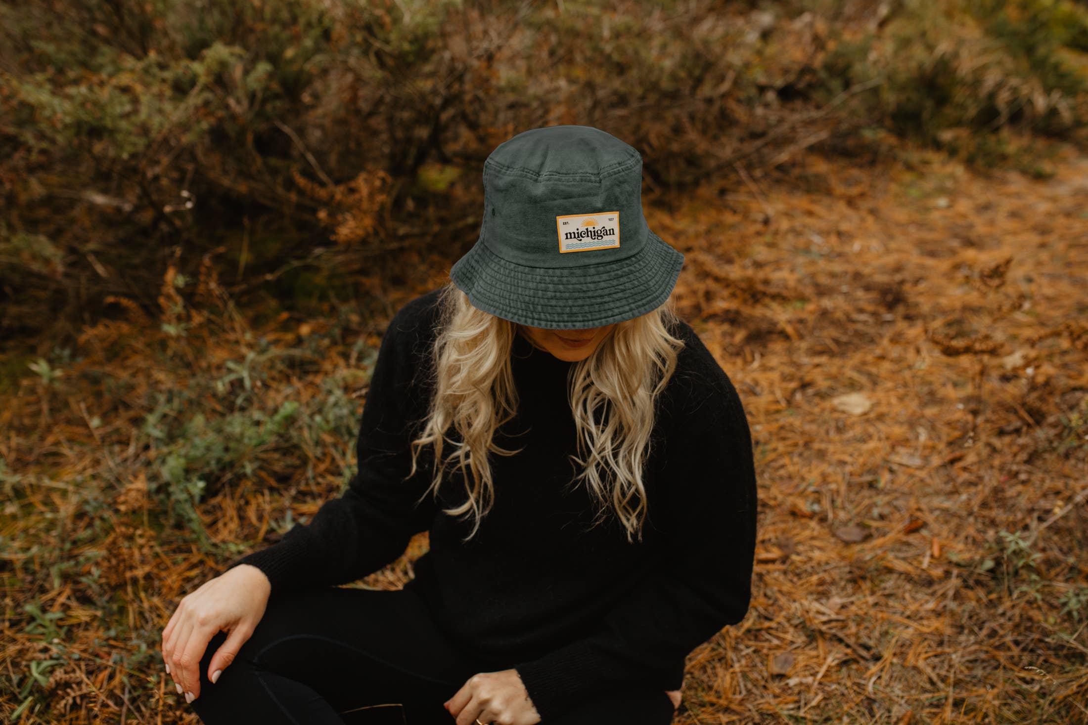 Stuck on Michigan - Vente Bob – femme - Chapeau seau patch Michigan – Chapeau de soleil teint vintage3