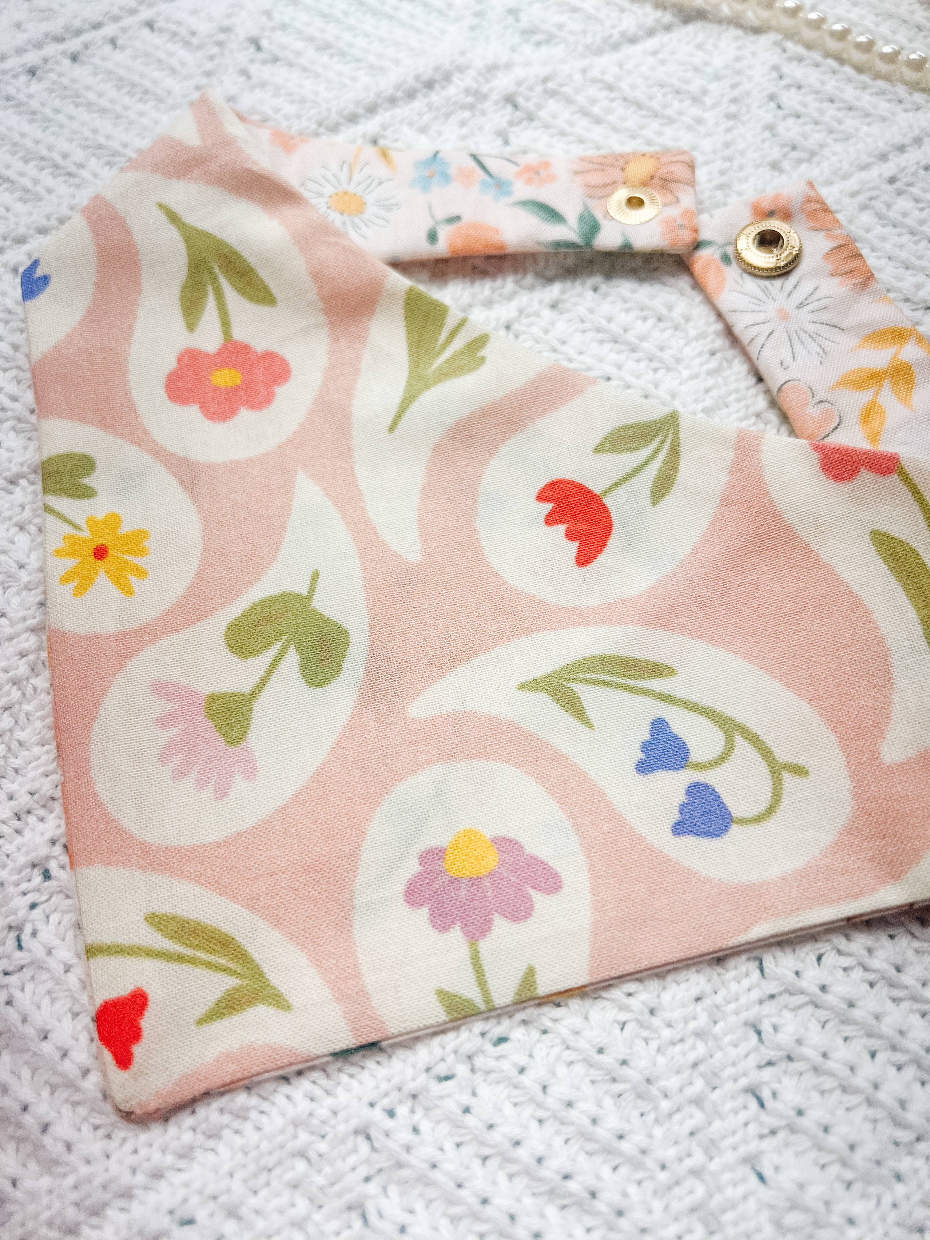 StellaLoo - Wholesale Pet Bandana - Dog - Paisley Flower Reversible Dog Bandana, Metal Snap On Collar2