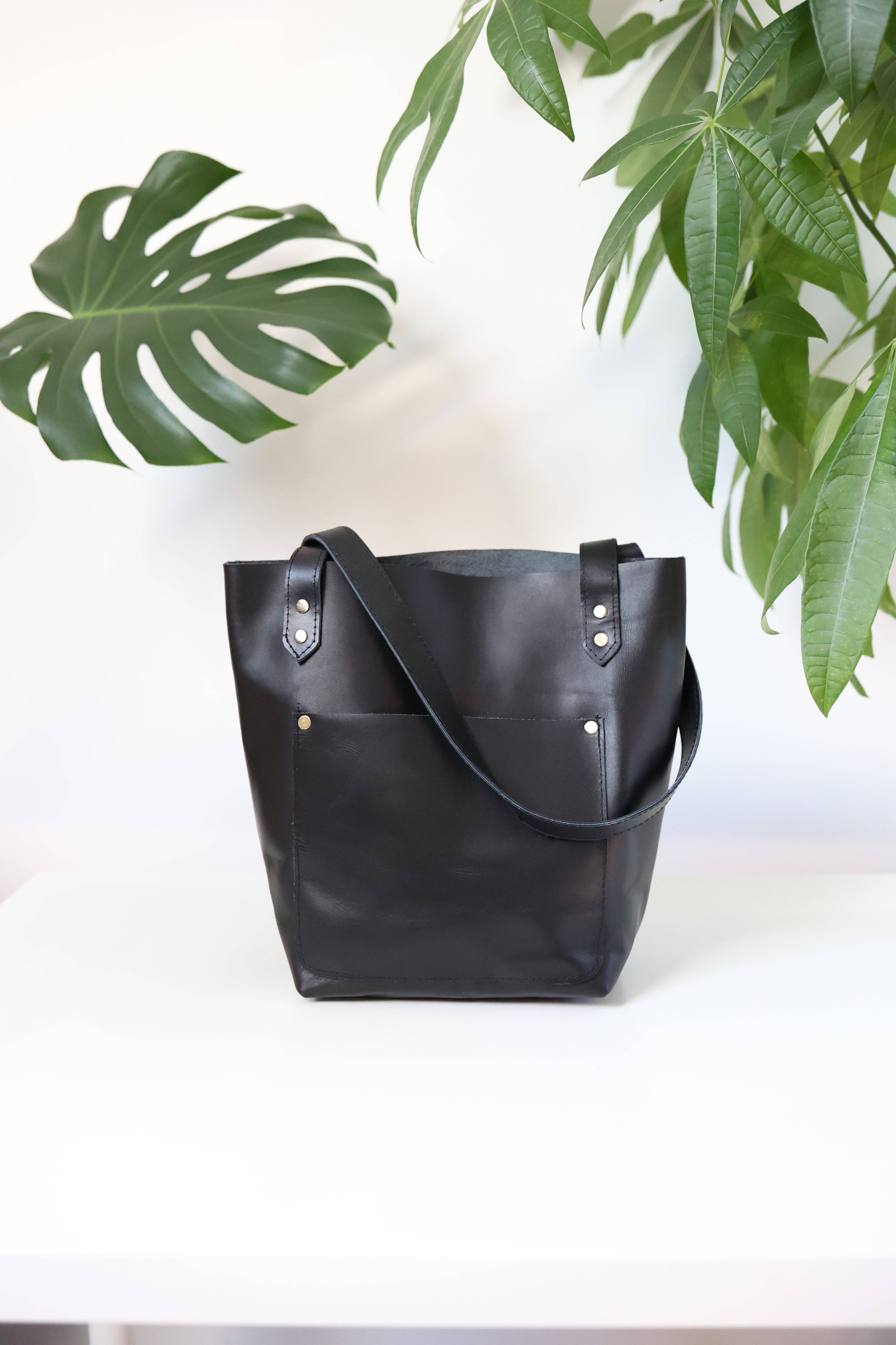 Jubilee Trading Co.  |  Ethical Trade Decor + Accessories - Wholesale Tote Bag - Women's - Atlas Day Tote Noir1