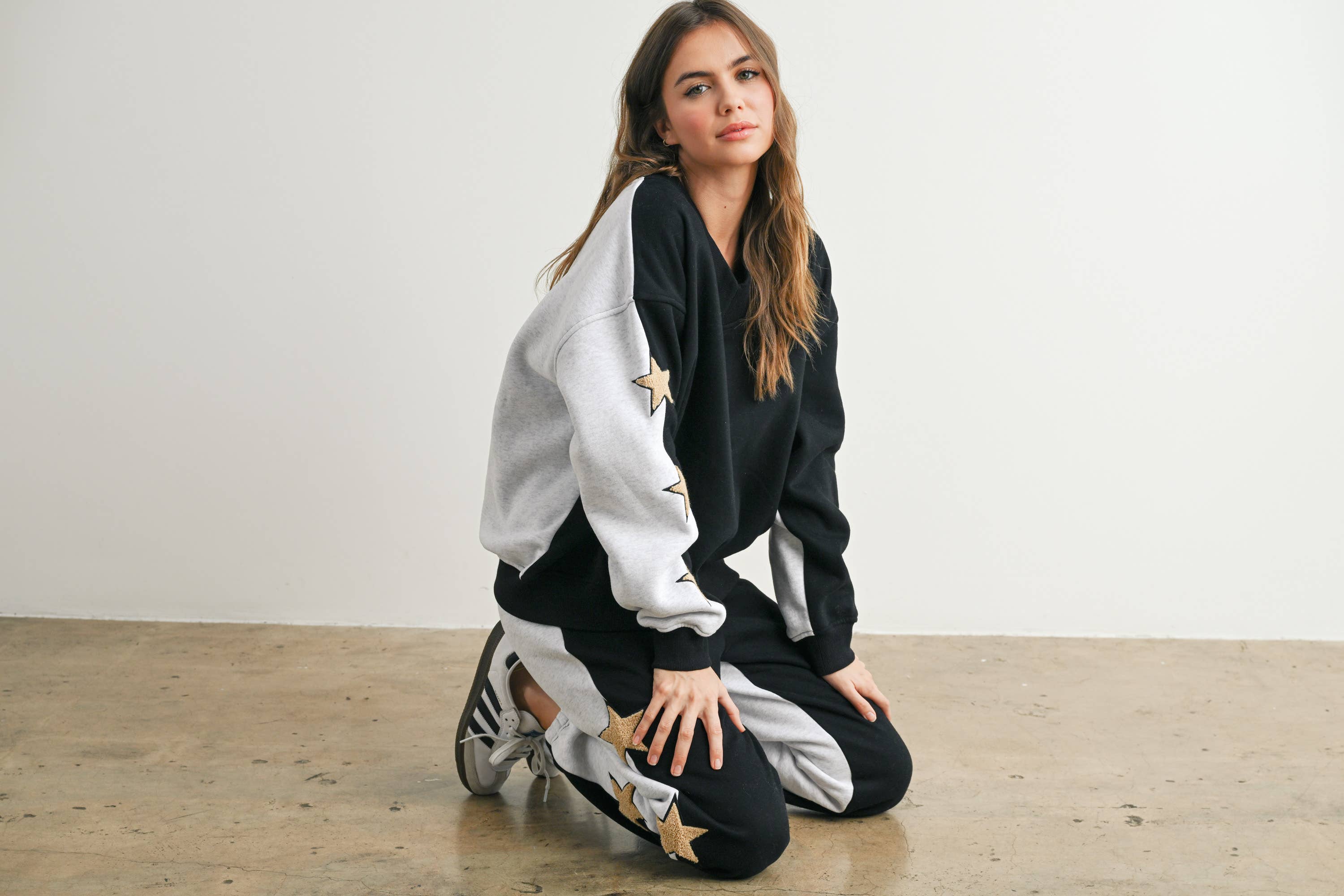 BUTTERMELON – wholesale Lounge Sweatpants/jogging bottoms – Women's – Color Block Sweatpants with Star Detail - BMP757016