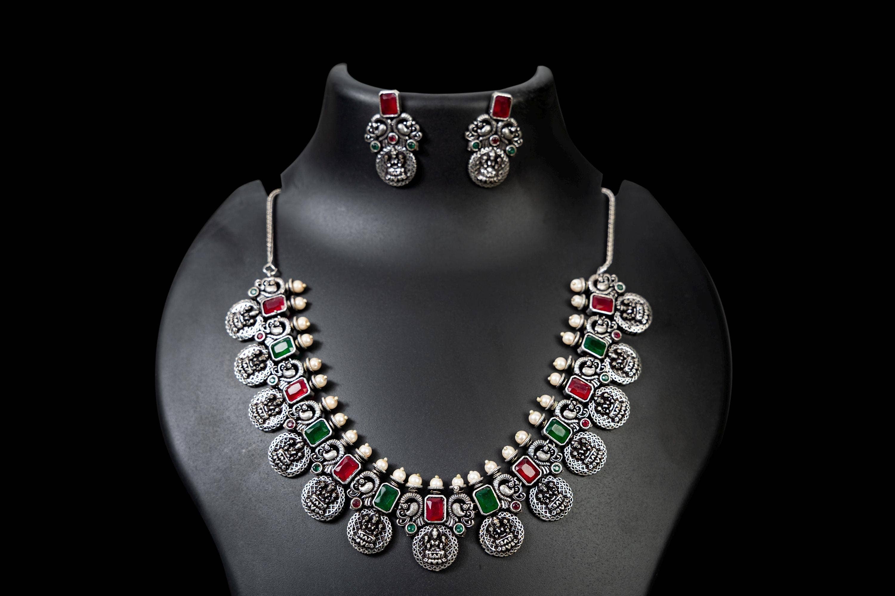 Vastrabhushan – wholesale Jewellery set – Indian Oxidised Stone Necklace Set Silver Plated Handmade5