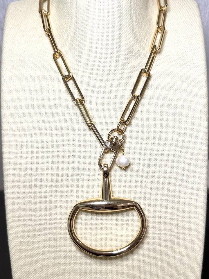 Collar de cadena rectangular dorado brillante con bocado ecuestre para venta al por mayor de Suzy T Designs