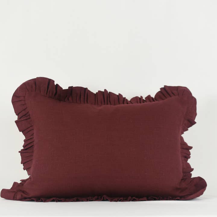 Zooni Volang Vinröd - Enfärgad Linnevolangkudde för wholesale av Xasmin Interiors LLC