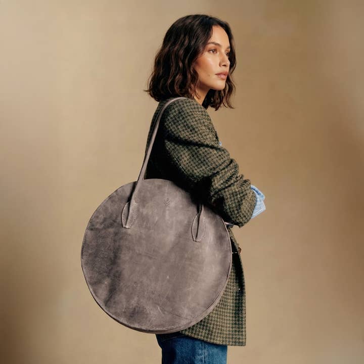 Sac Circumference — En stock, prêt à être expédié pour la vente par Pepper Place Design