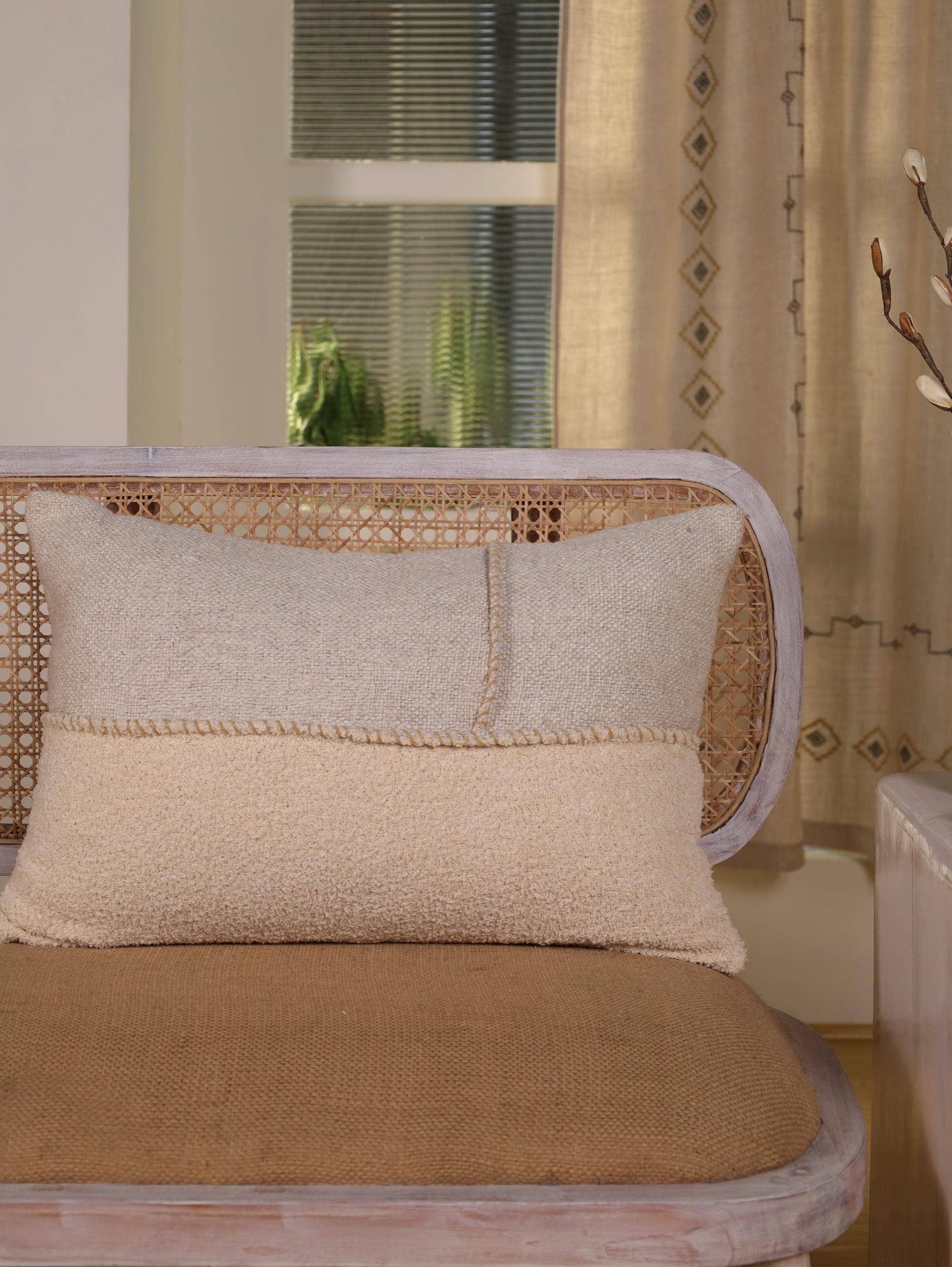 Eyda Homes - Vente Housse de coussin - Housse de coussin en lin naturel brodé à la main 16x24"0