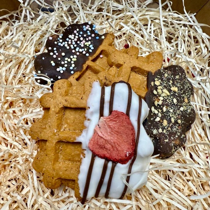 Life Of Riley Bakery Ltd - Wholesale Pet Treats - Dog - Doggy Waffles - Box of 85