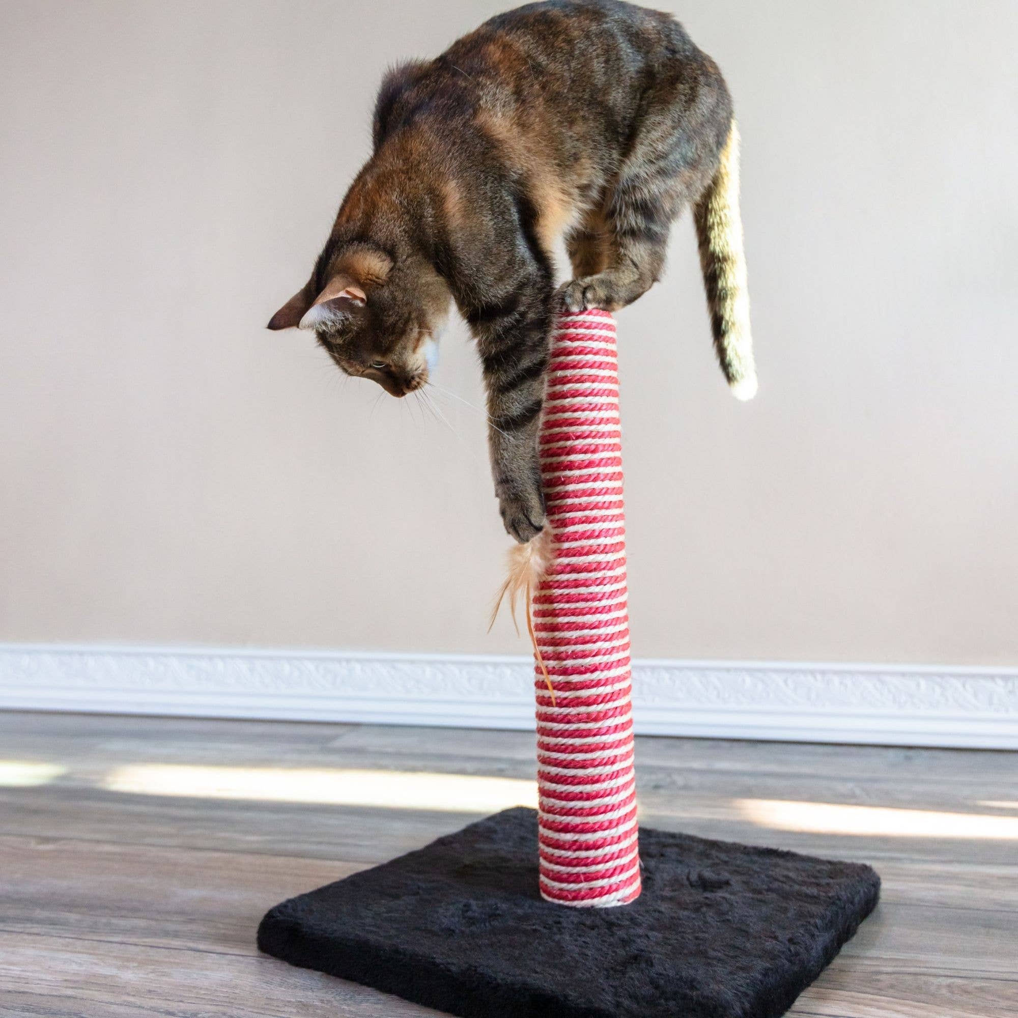 Midlee Designs - Wholesale Pet Scratcher - Cat - Midlee Candy Cane Christmas Cat Scratcher Post3