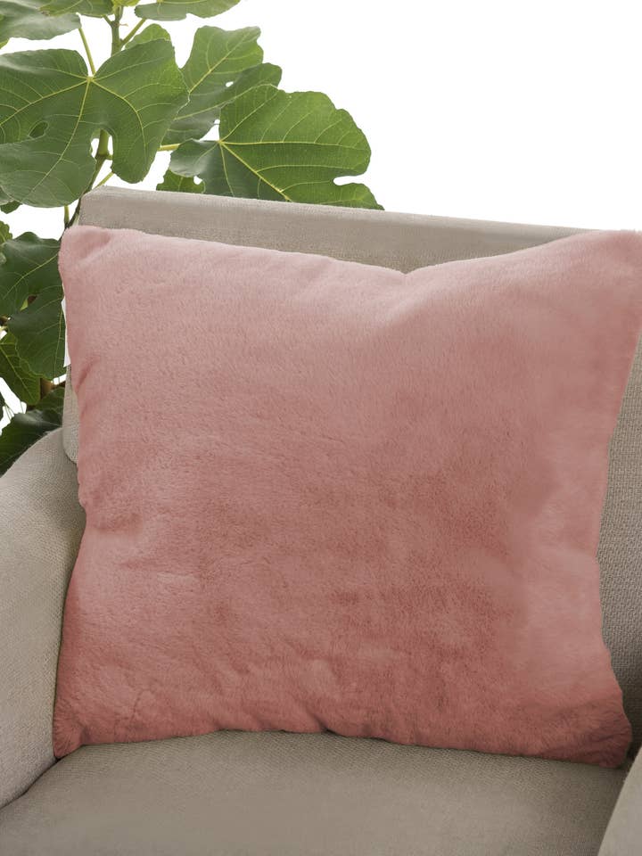 Almofada Soft Rosie Coelho 18x18" por atacado de Jenin Home Furnishing Inc