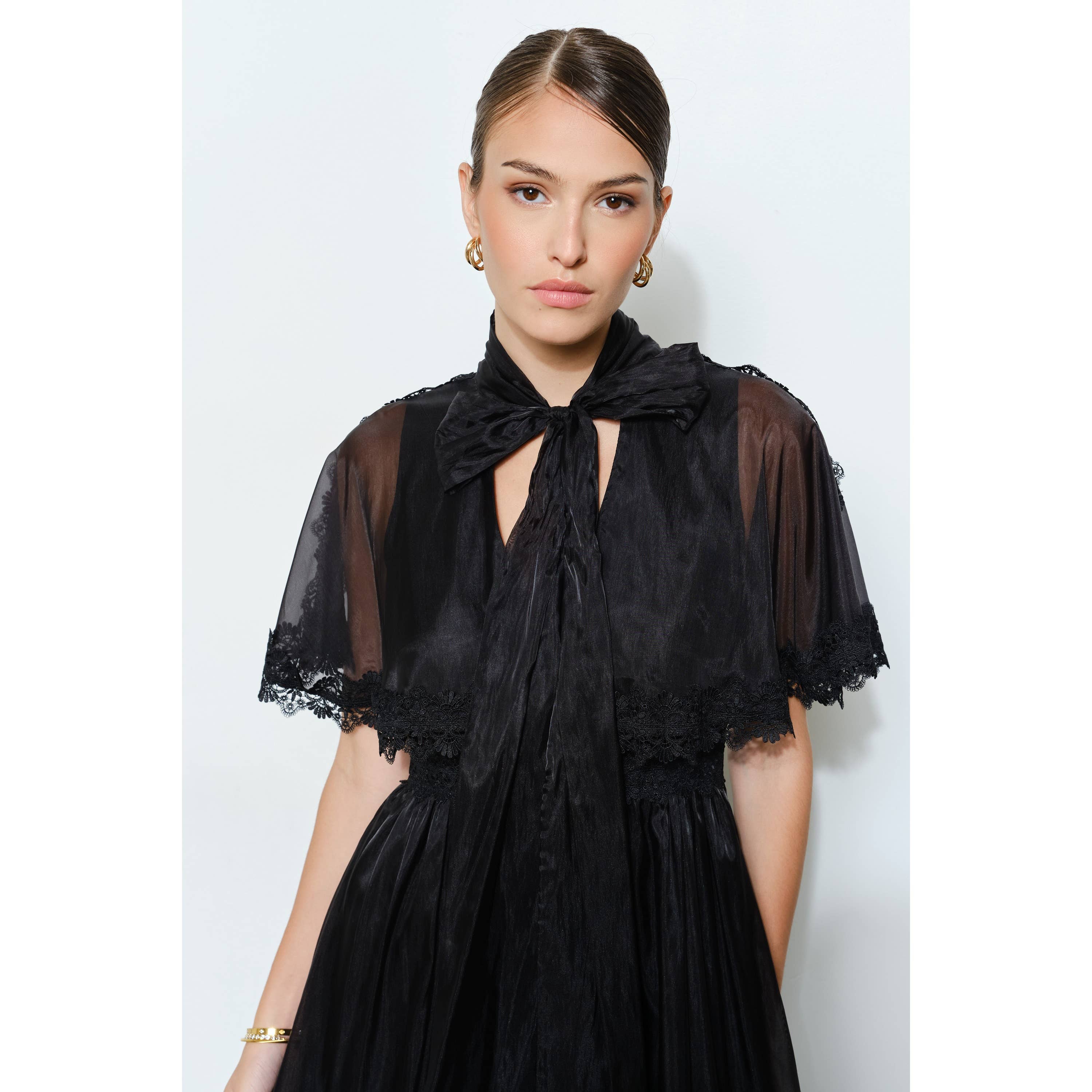 INA – wholesale Klänning - Dam – Fluga Cape-Stil Volang Spets Organza Klänning6