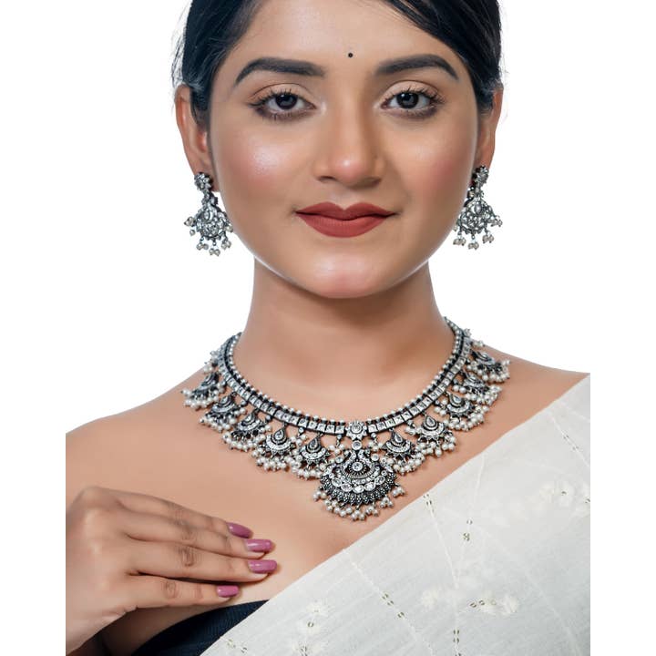 Collier de perles oxydées d'Inde du Sud avec pierres pour la vente par Vastrabhushan