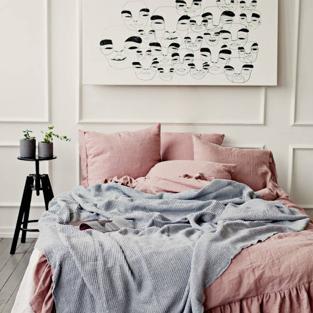 MagicLinen - Wholesale Bedding Blanket - Linen waffle blanket in various colors