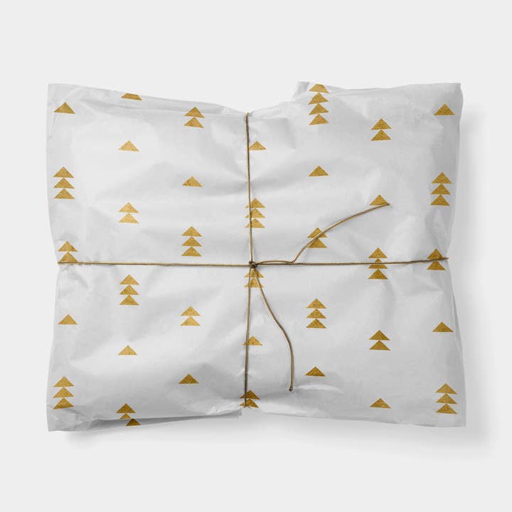 Papel de Embrulho de Natal com Triângulos Dourados por atacado de The Design Craft