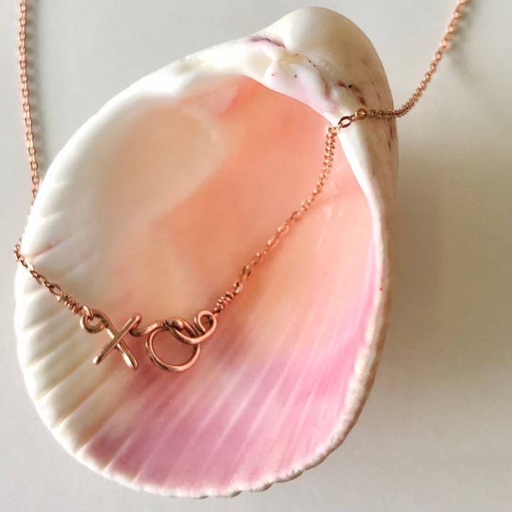 XO halskæde for engroshandel hos Ruby Tulip