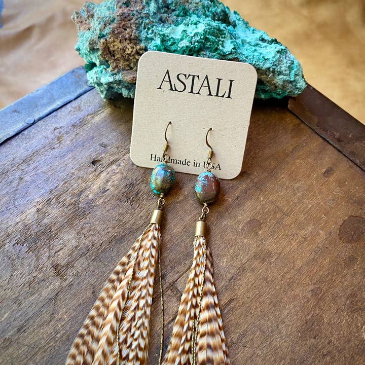 ASTALI - Venta al por mayor Pendientes de borla - Pendientes de plumas largas y turquesas, diseño Ginger Grizzly, estilo western5