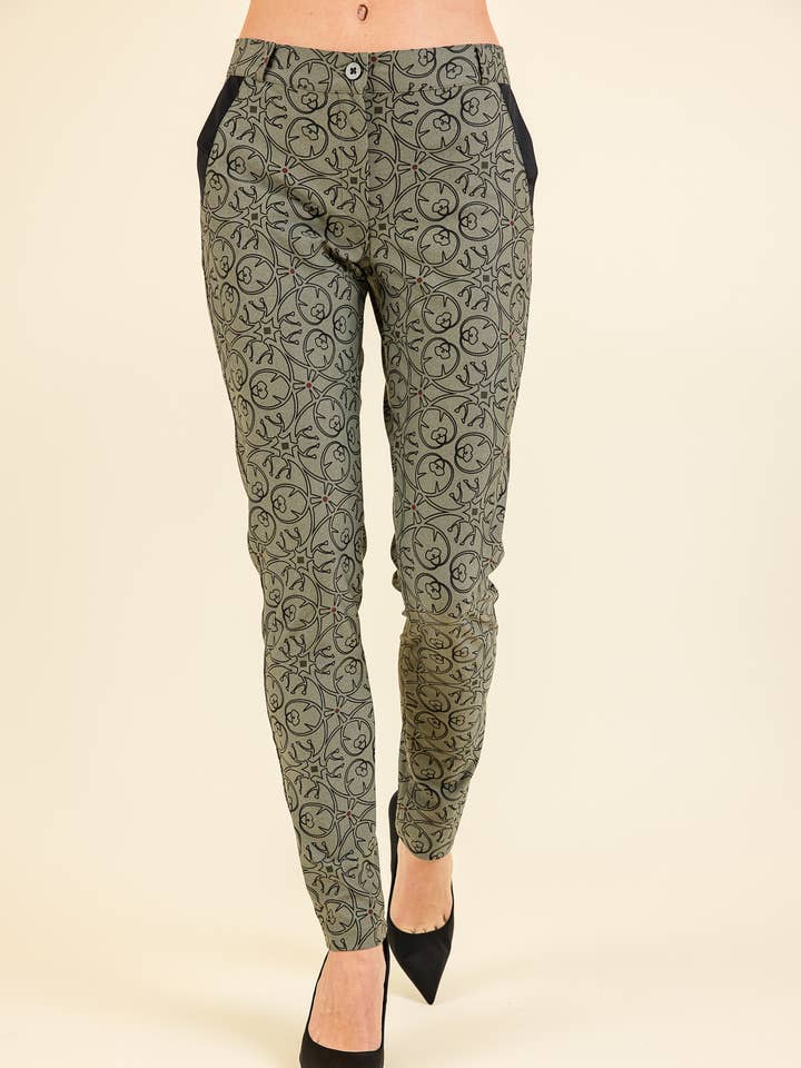 Art Gallery | Art Print Christina Pantalon Kaki/Noir pour la vente par HBT