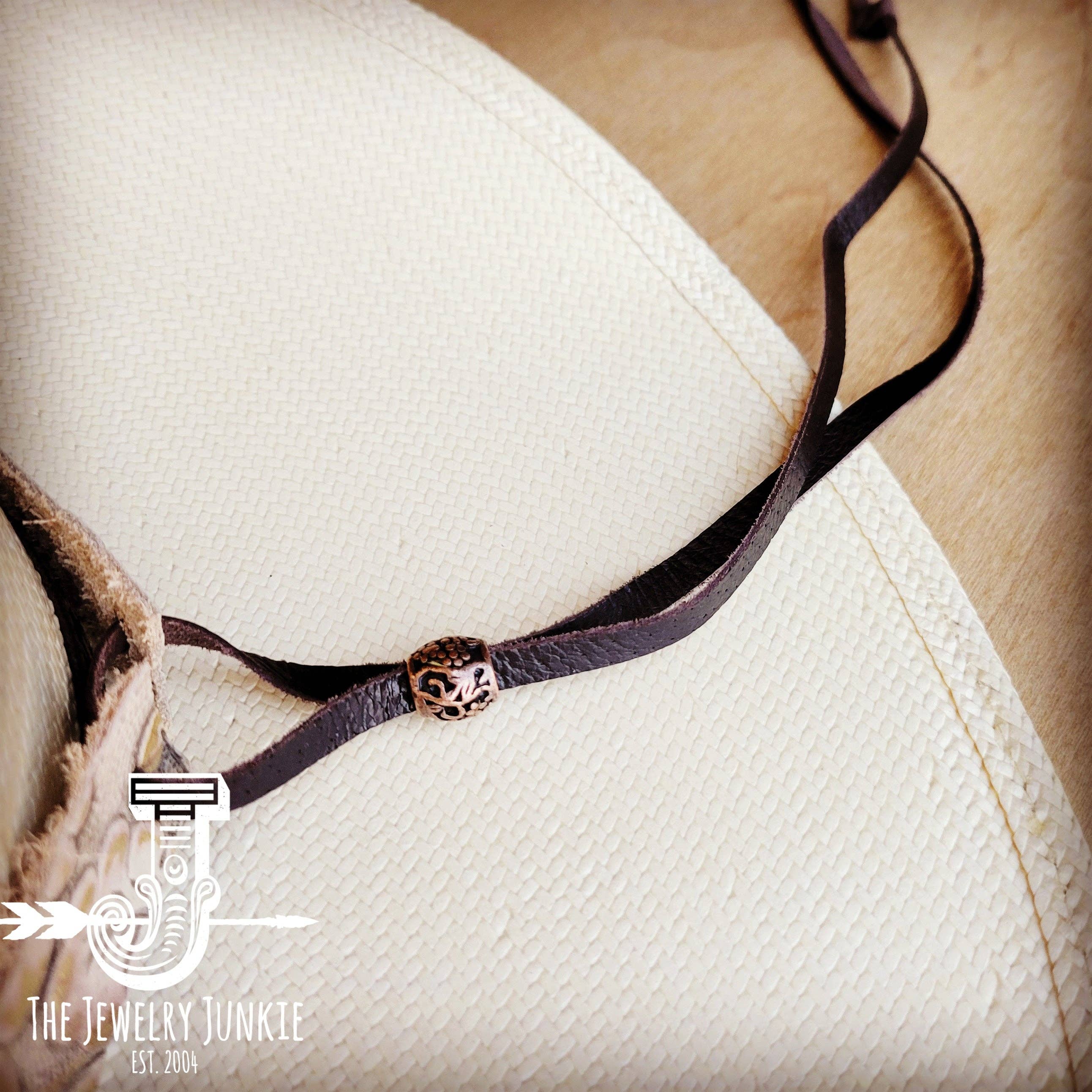 The Jewelry Junkie - Vente Accessoire pour chapeau – femme - Chapeau en cuir gaufré métallisé turquoise, seulement 950q4