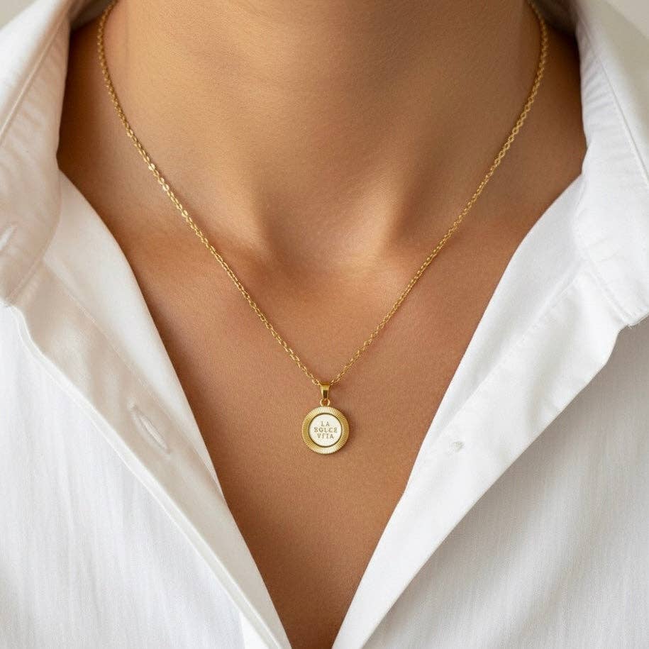 DUESTELLE ITALIA - Wholesale Pendant/Charm Necklace - La Dolce Vita - Limited edition - Necklace with gold pendant2