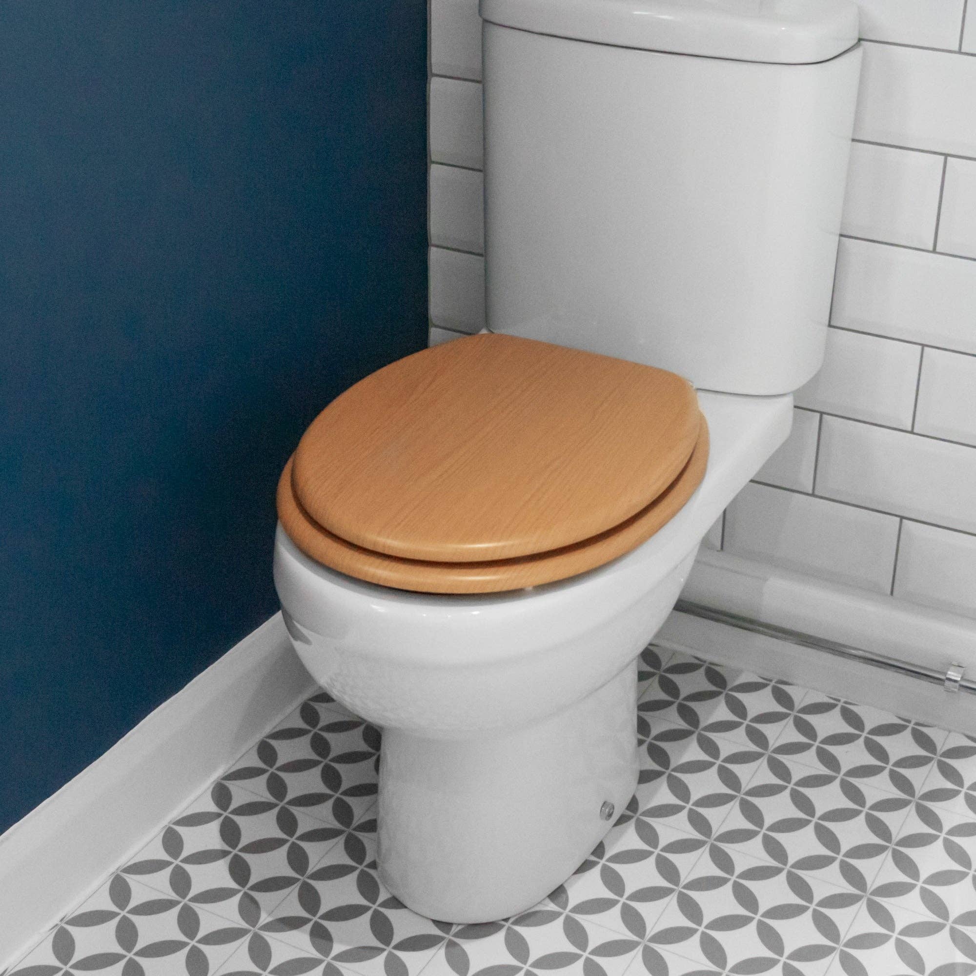 Rinkit Ltd - Wholesale Toilet Paper Holder - Harbour Housewares Soft Close Wooden Toilet Seat - Beech1