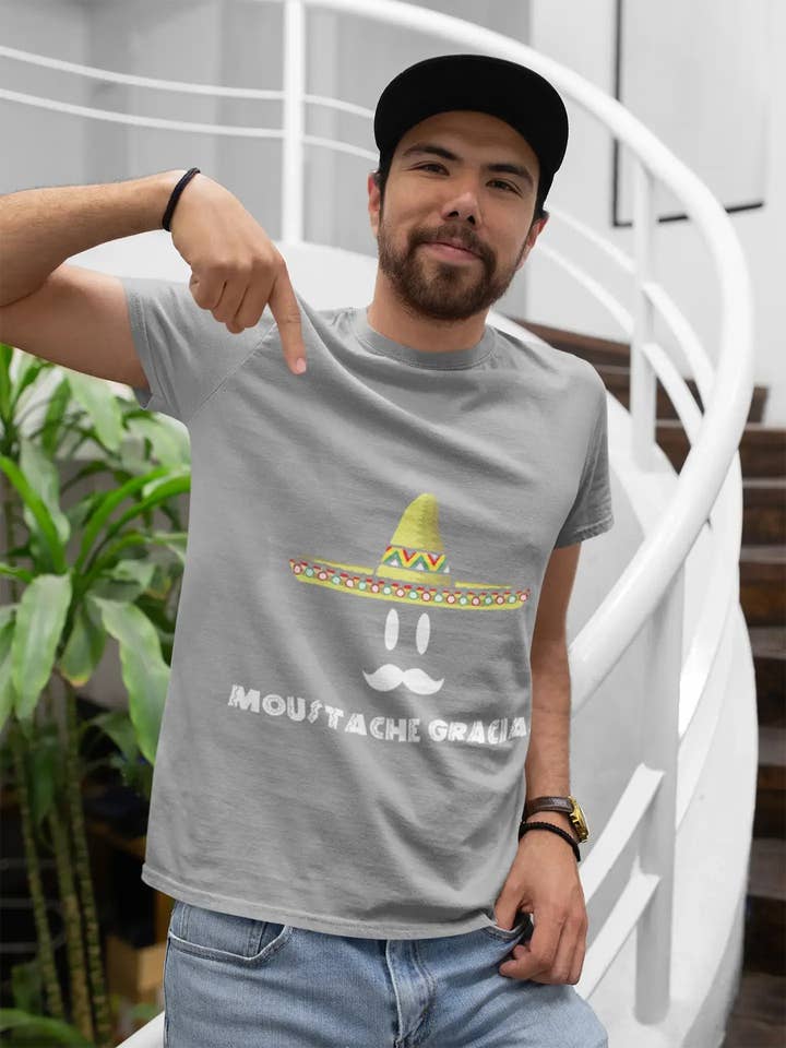 ULTRABASIC - Wholesale Screen Printed T-Shirt - Men's - Camiseta Para Hombre Moustache Gracias Impreso Letras3