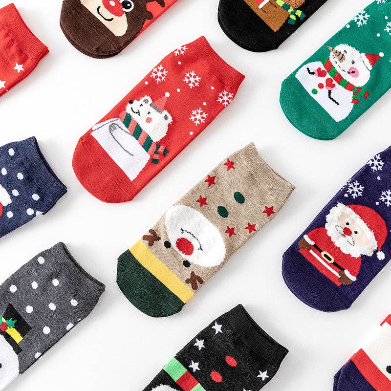 SALINA TRADING INC - Wholesale Socks - Women's - Cute Cartoon Christmas Socks Cotton Blend Casual Short Socks3