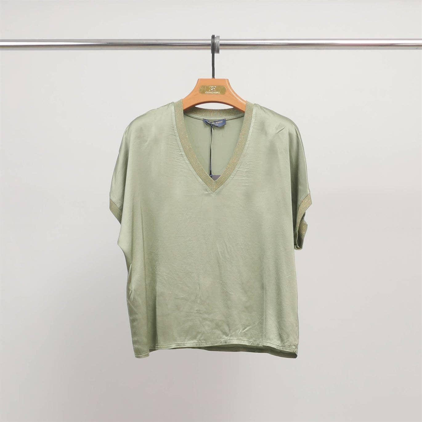 Cecile Wang - Vendita all'ingrosso Tunica - Donna - Tunica collo a V in raso fluido – DB143604