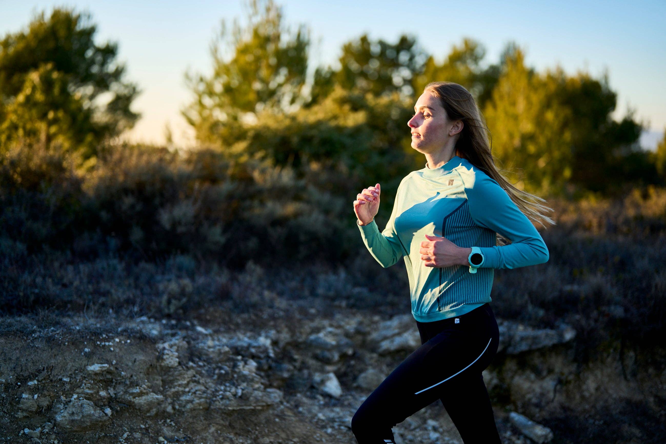 THE FAIR SPORT - Wholesale Athletic Top - Women's - The women's long-sleeve running & multisport top3