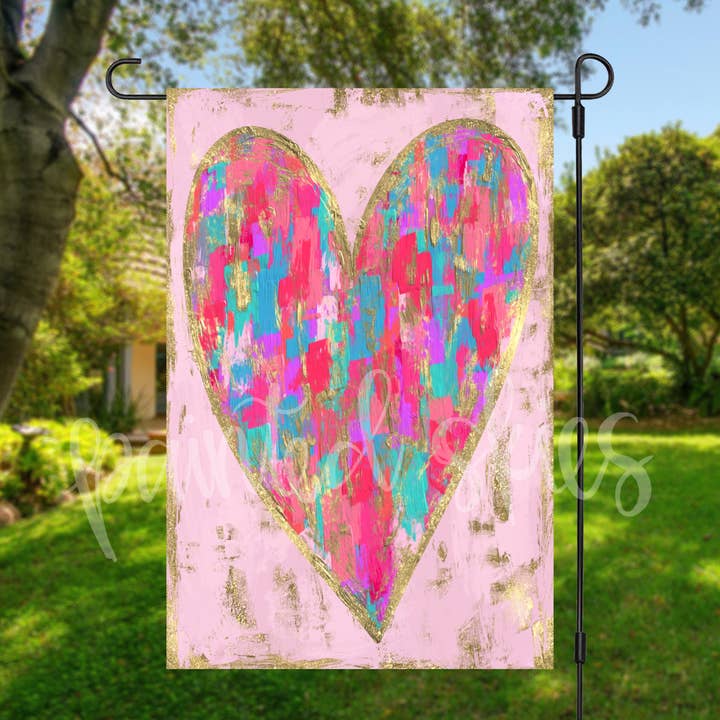 Drapeau de jardin de Saint-Valentin coloré en forme de cœur peint en fausse feuille d'or pour la vente par Painted Skies