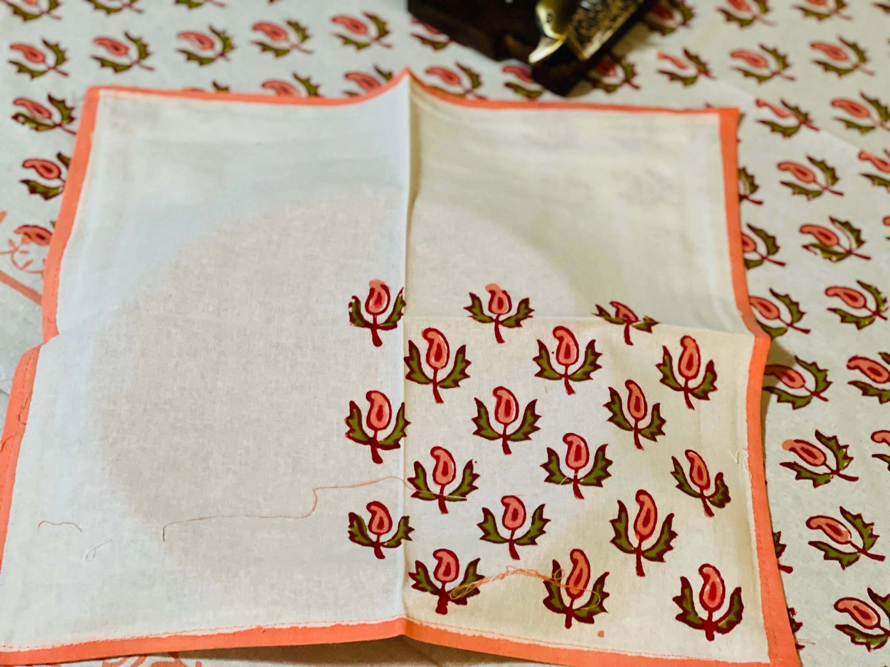 Sunny Dzyns - Venta al por mayor Manteles - Mantel indio con estampado de bloques, mantel de algodón con estampado floral amarillo, juego de mantel con servilletas, mantel rectangular con estampado rosa de Jaipur7