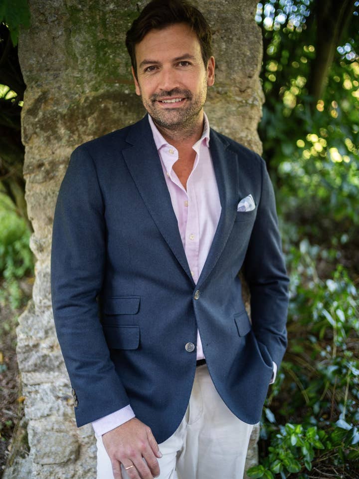 Marineblauwe Blazer van Wol- en Kasjmiermix voor wholesale door KOY CLOTHING