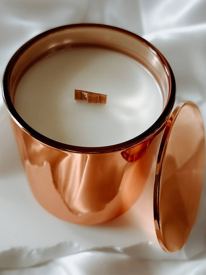 Luxe koperen kaars met houten lont van 8 oz (private label) voor wholesale door Lava Candle Company