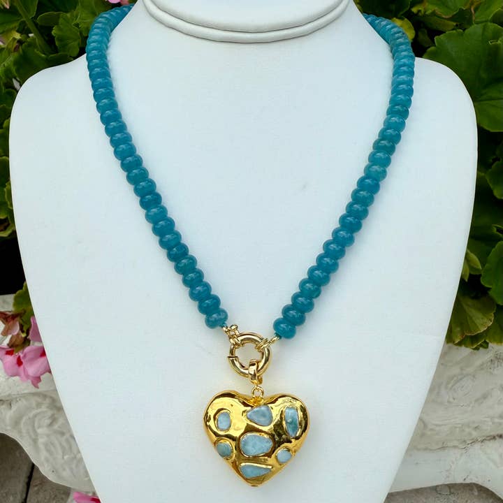 Blauer Quarz + Herzanhänger (Dunkleres Blau) für den Großhandel von Allie Beads