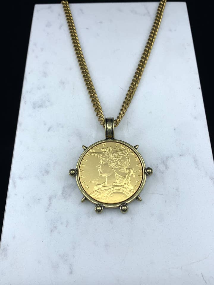 Vivienne per la vendita all'ingrosso da parte di BMR