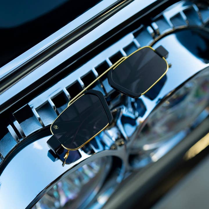 9FIVE – Großhandel Sonnenbrille – Unisex – 9FIVE Logan Sonnenbrille in Schwarz und 24-karätigem Gold3