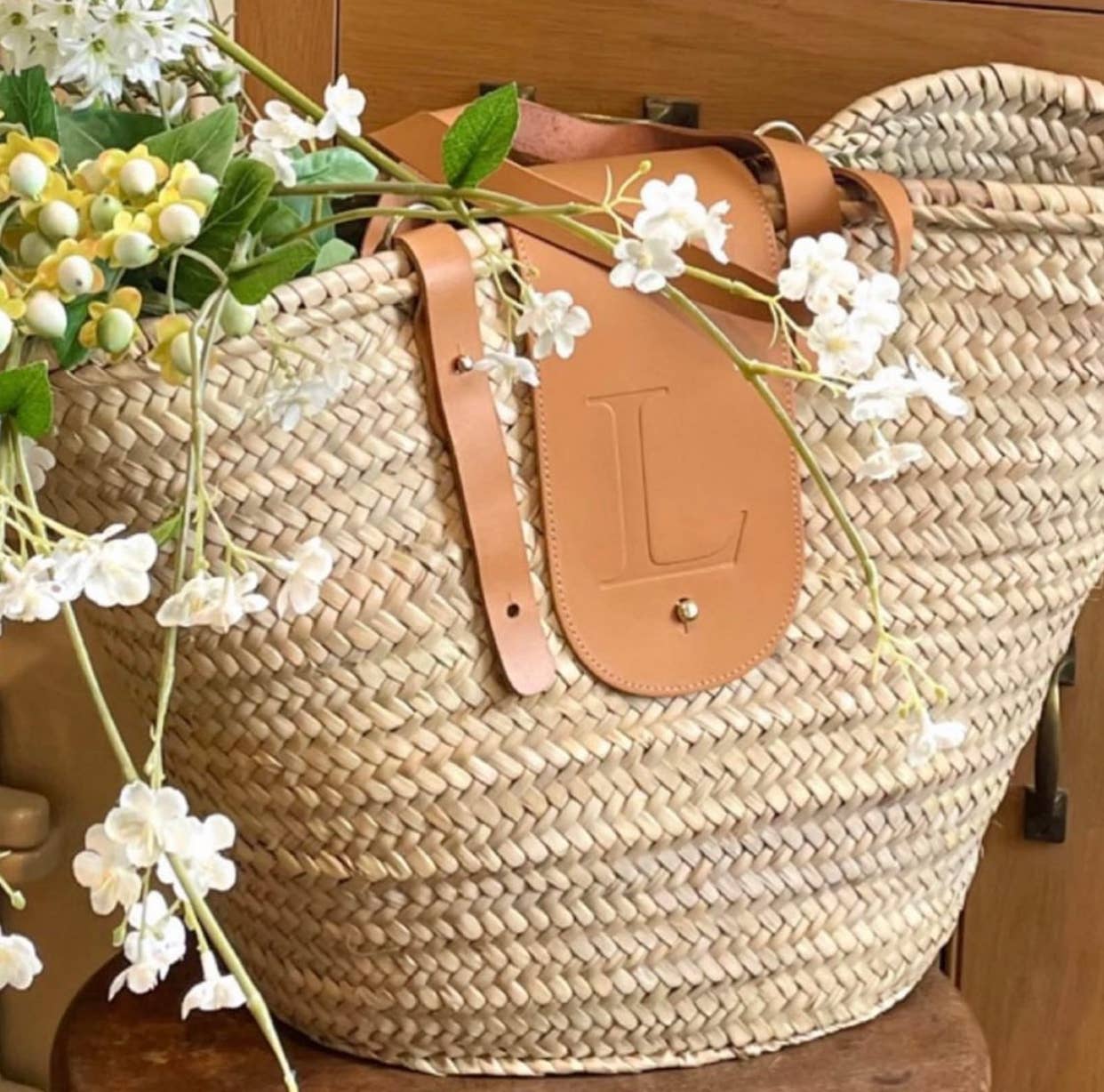 MIRAMAR Store - Wholesale Beach Bag - Leather-Handled Palm Leaf Shoulder Basket (With Closure)0