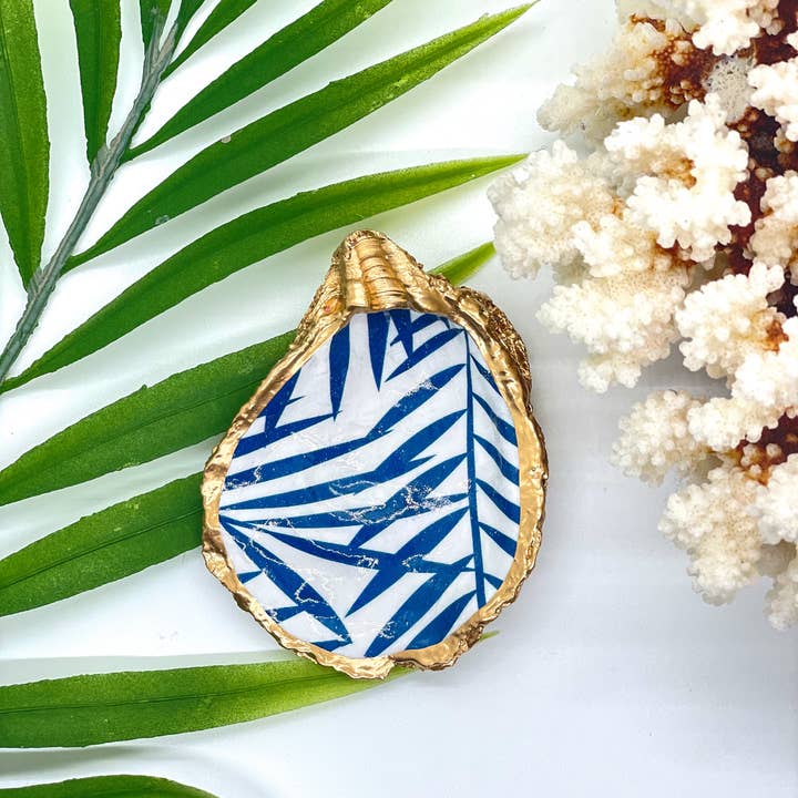Alison Brooke Designs - Vendita all'ingrosso Portagioie - Portagioie a forma di ostrica con foglie di palma blu
