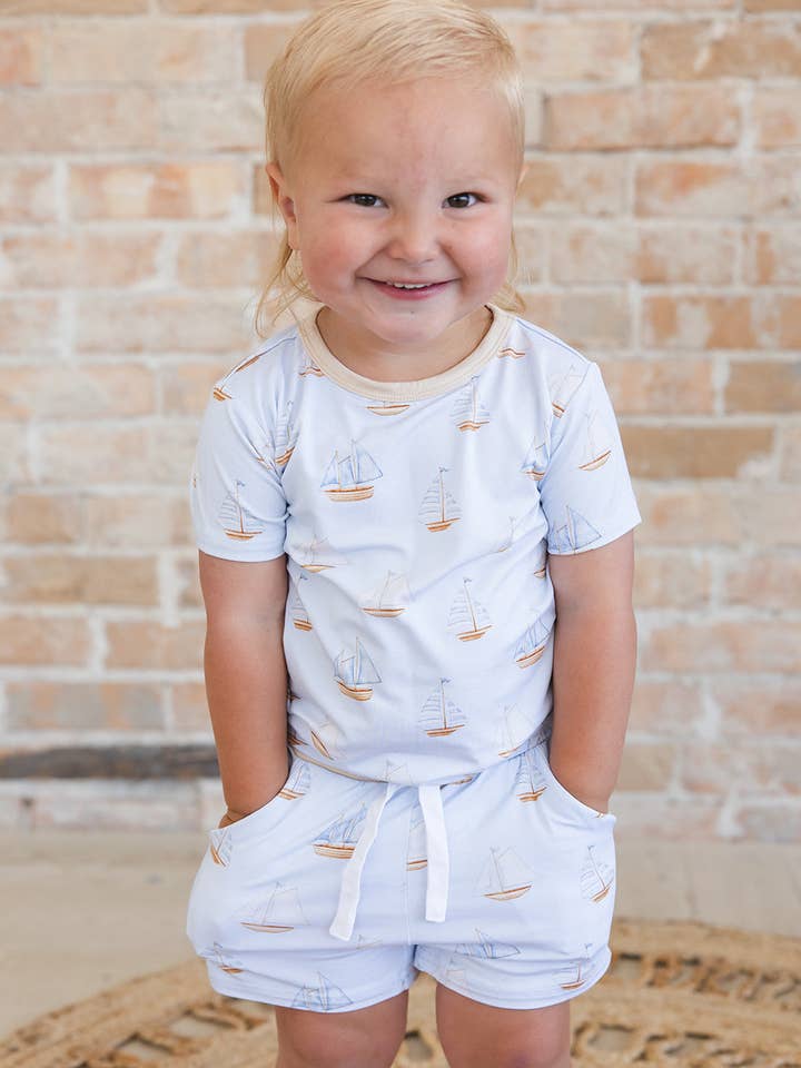 Voiliers - Ensemble court de poche pour la vente par Blush Lotus