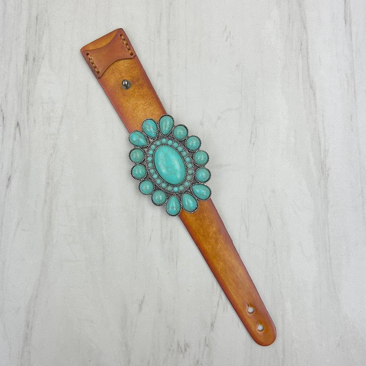 Western Elite Jewelry – Großhandel Armreif – NKZ231226-14 Braunes Lederarmband mit großem ovalem Concho-Armband aus blauem türkisfarbenem Stein1