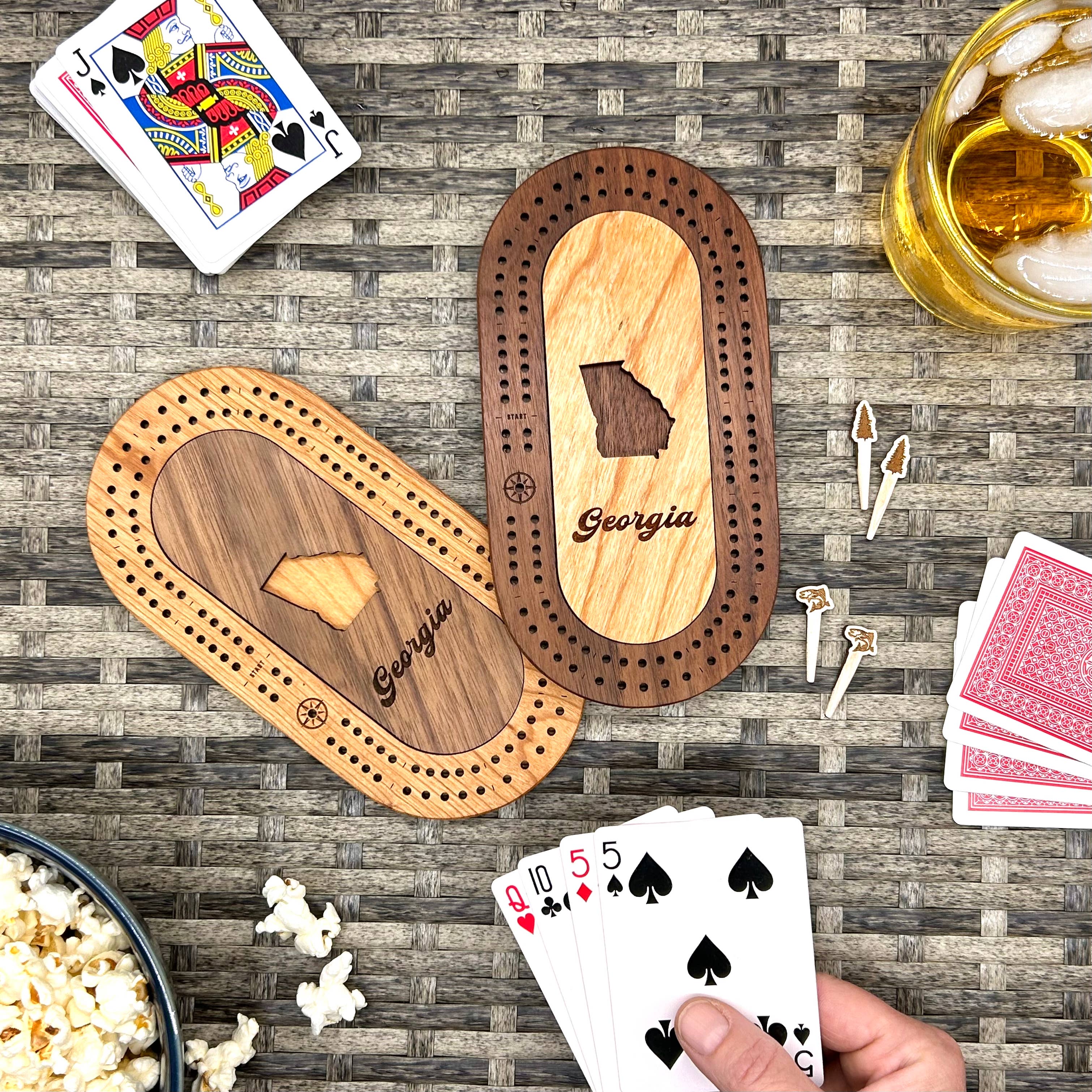 Cast & Carve - Venta al por mayor Juegos de mesa - Juego de minitablas de viaje de EE. UU., con pinzas personalizadas9