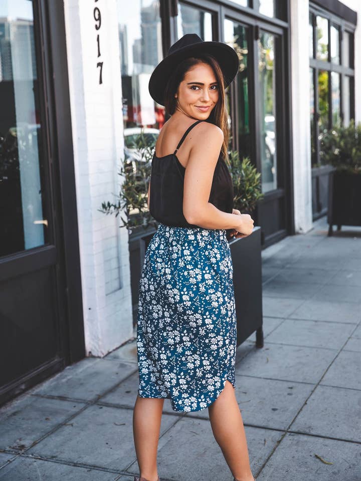 Tickled Teal – wholesale Kjol - Dam – Läcker blommig Fiona helgkjol9