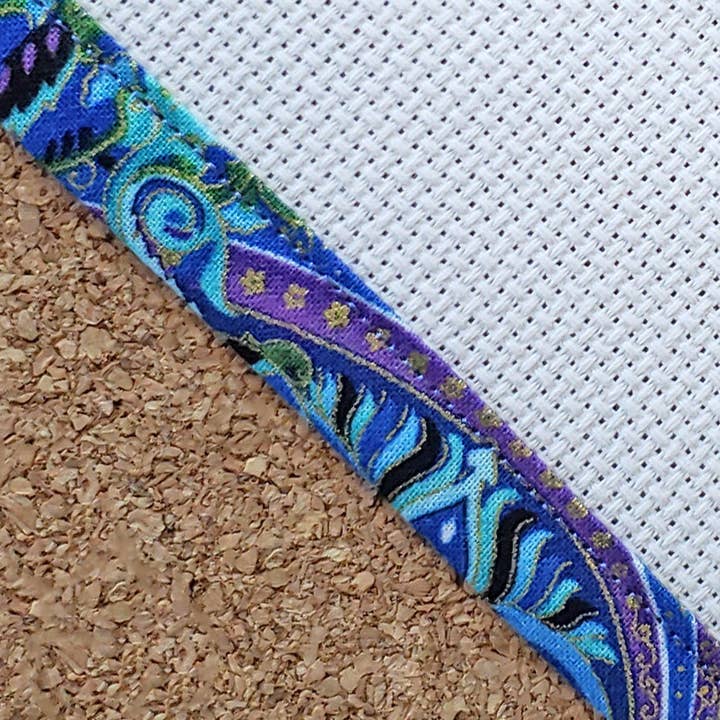 Rubans bleus et violets - Garniture personnalisée pour la vente par Rogue Stitchery