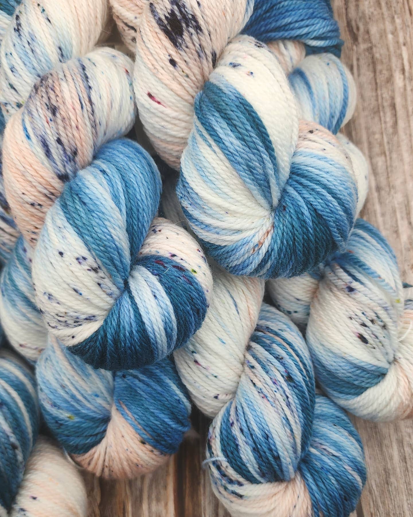 Wild Sage Wool - Vente Fils à tricoter - Dancing River - Fingering — Teinture sur commande1