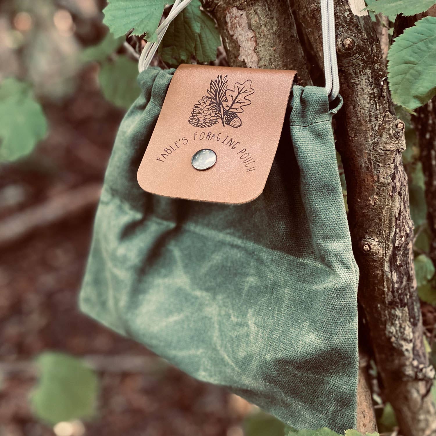 Where The Wildlings Roam - Vente Pochette – femme - Sac bourse vert forêt en toile avec cordon de serrage pour la cueillette1