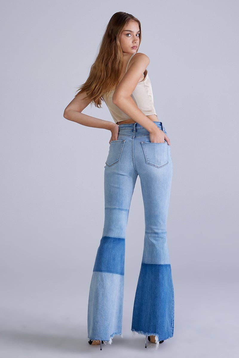 Azul Jeans de mezclilla acampanados con paneles en bloque de color claro de venta al por mayor en Faire4