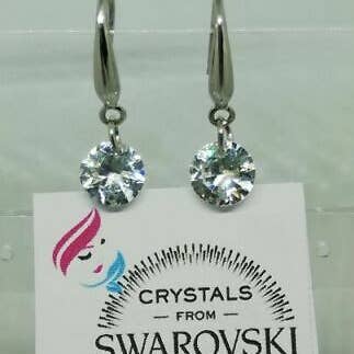 Zilveren hangende oorbellen met Swarovski solitair. voor wholesale door HTB