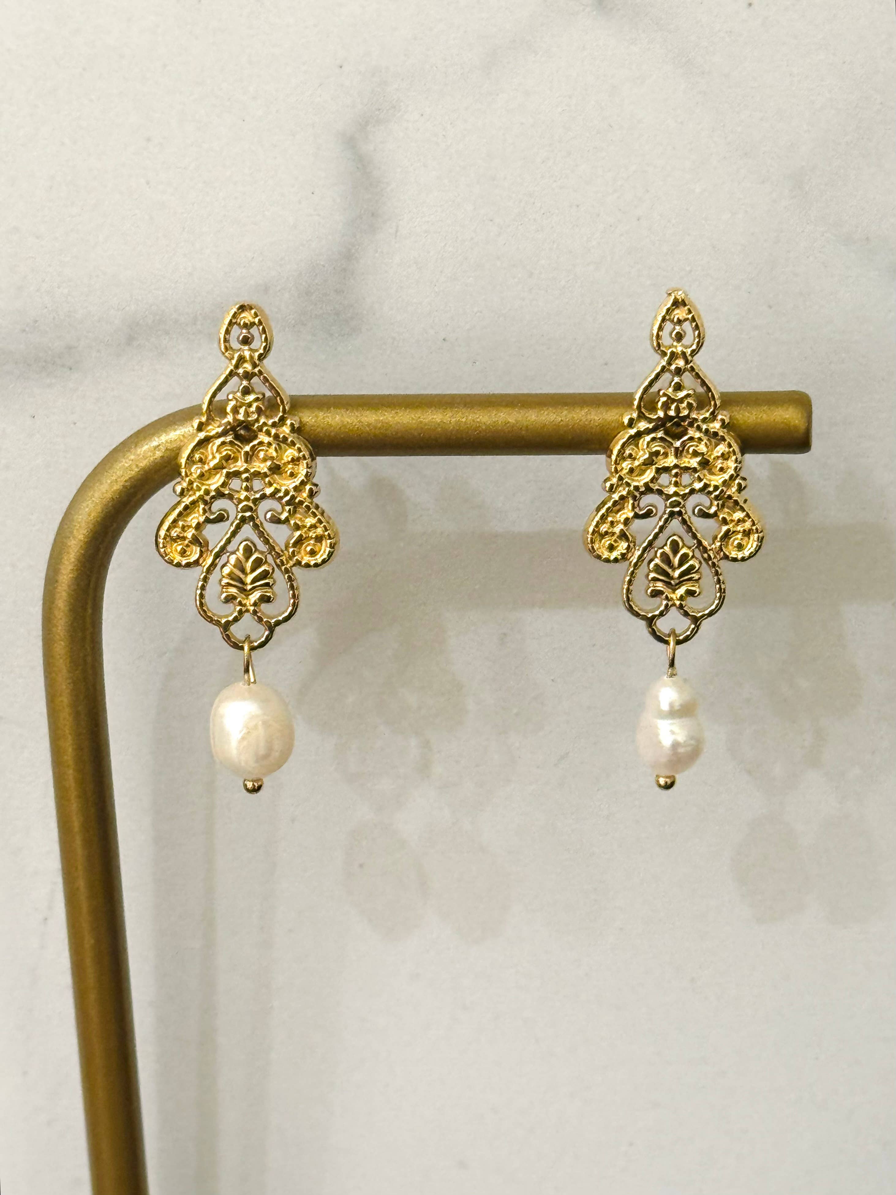 Cassette Barcelona - Wholesale Dangle earrings - Elion Ethnic Motiff Dangle Earrings